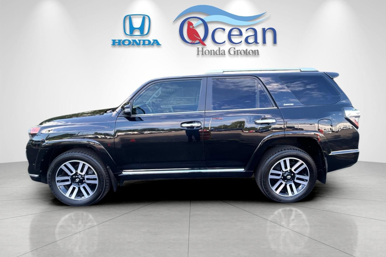 Used 2023 Toyota 4Runner Limited AWD/4WD image 6