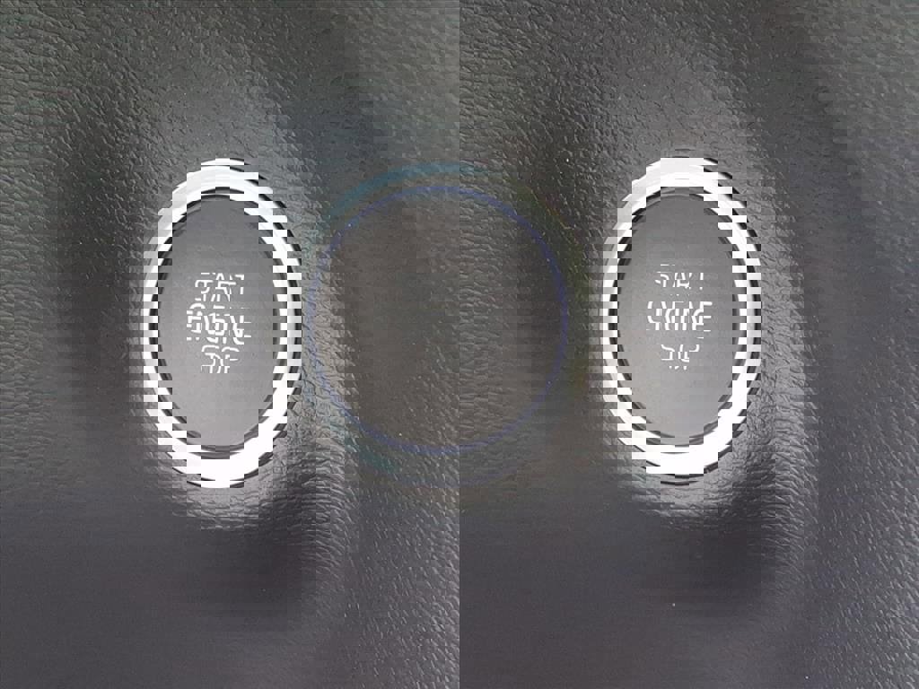 Used 2021 Volvo XC40 T5 R-Design w/ Climate Package image 26