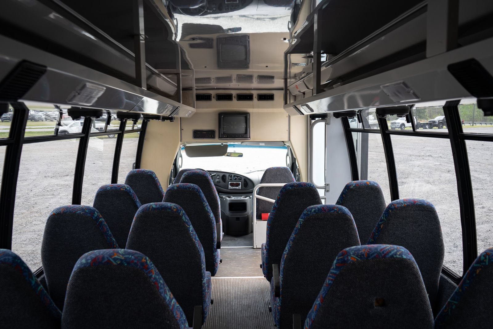 Used 2003 Ford E-450 and Econoline 450 RWD image 25