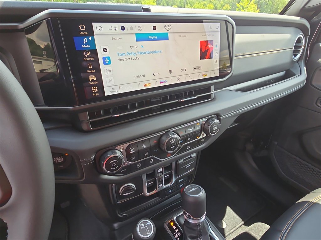 New 2025 Jeep Gladiator Sport image 20