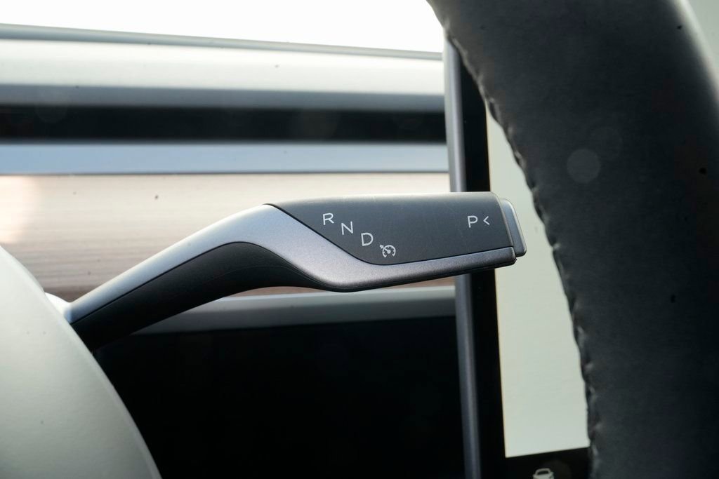 Used 2025 Tesla Model Y Long Range image 38