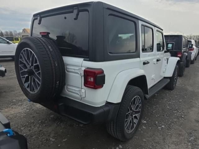 Used 2023 Jeep Wrangler Unlimited Sahara w/ Cold Weather Group AWD/4WD image 9