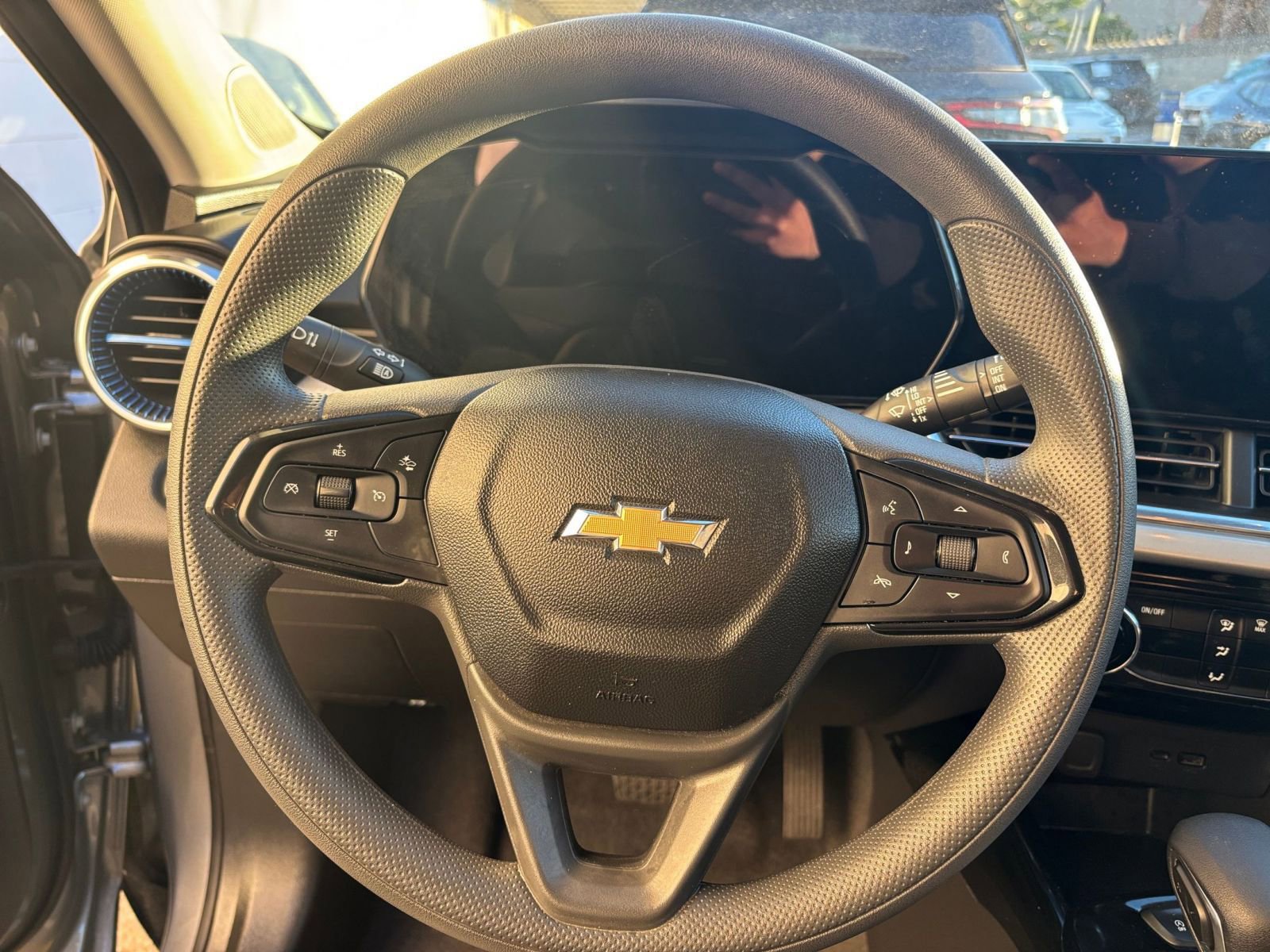 Used 2025 Chevrolet Trax LT image 28