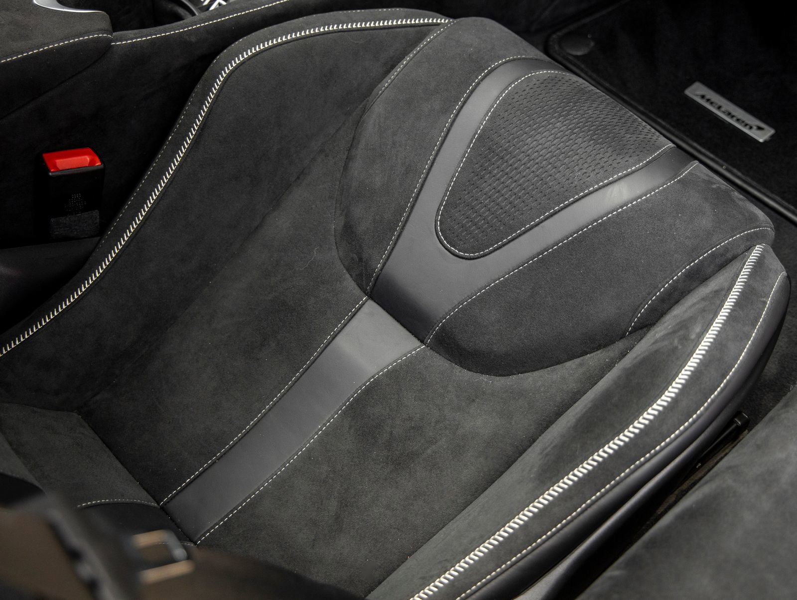 Used 2024 McLaren 750S Spider image 37