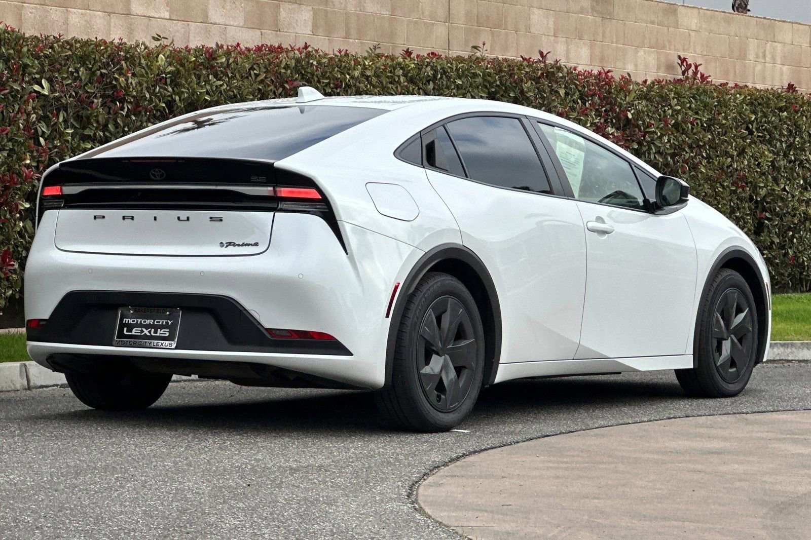 Used 2024 Toyota Prius Prime SE image 4