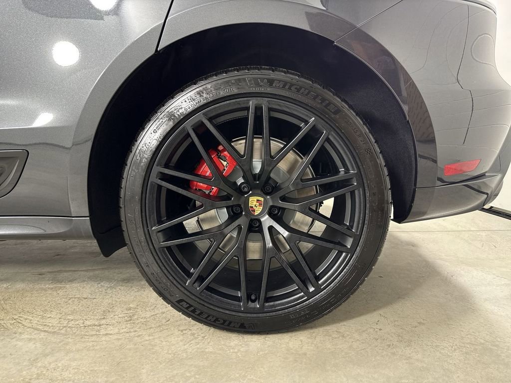 New 2026 Porsche Macan GTS AWD/4WD image 14