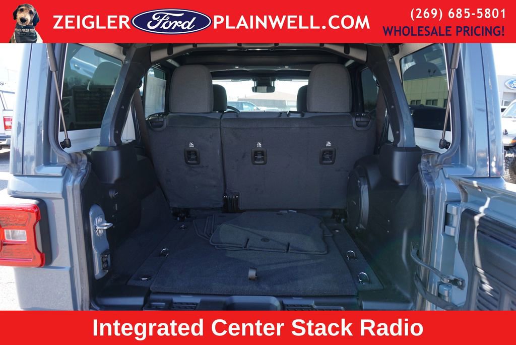 Used 2024 Jeep Wrangler Sahara w/ Technology Group image 10