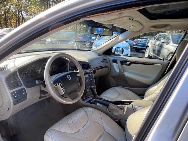 Used 2006 Volvo V70 2.5T FWD image 8