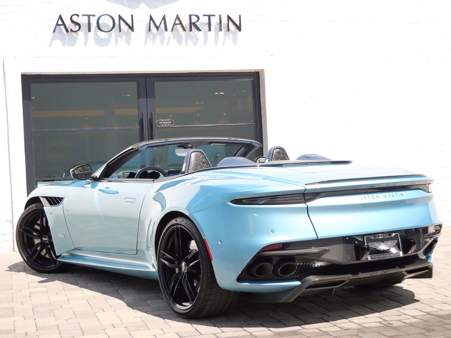 Used 2020 Aston Martin DBS Superleggera Volante RWD image 2