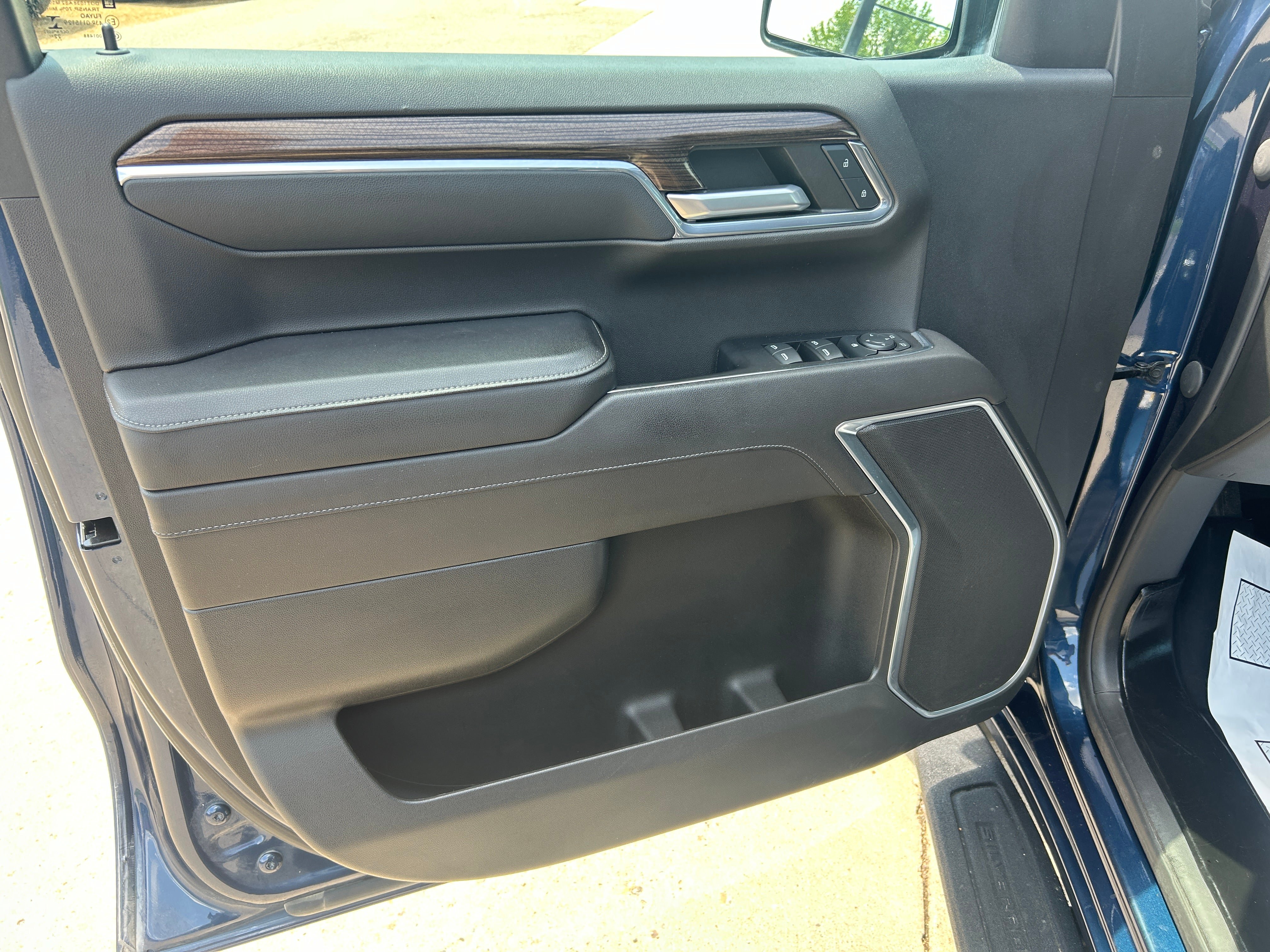 Used 2023 Chevrolet Silverado 1500 RST AWD/4WD image 13