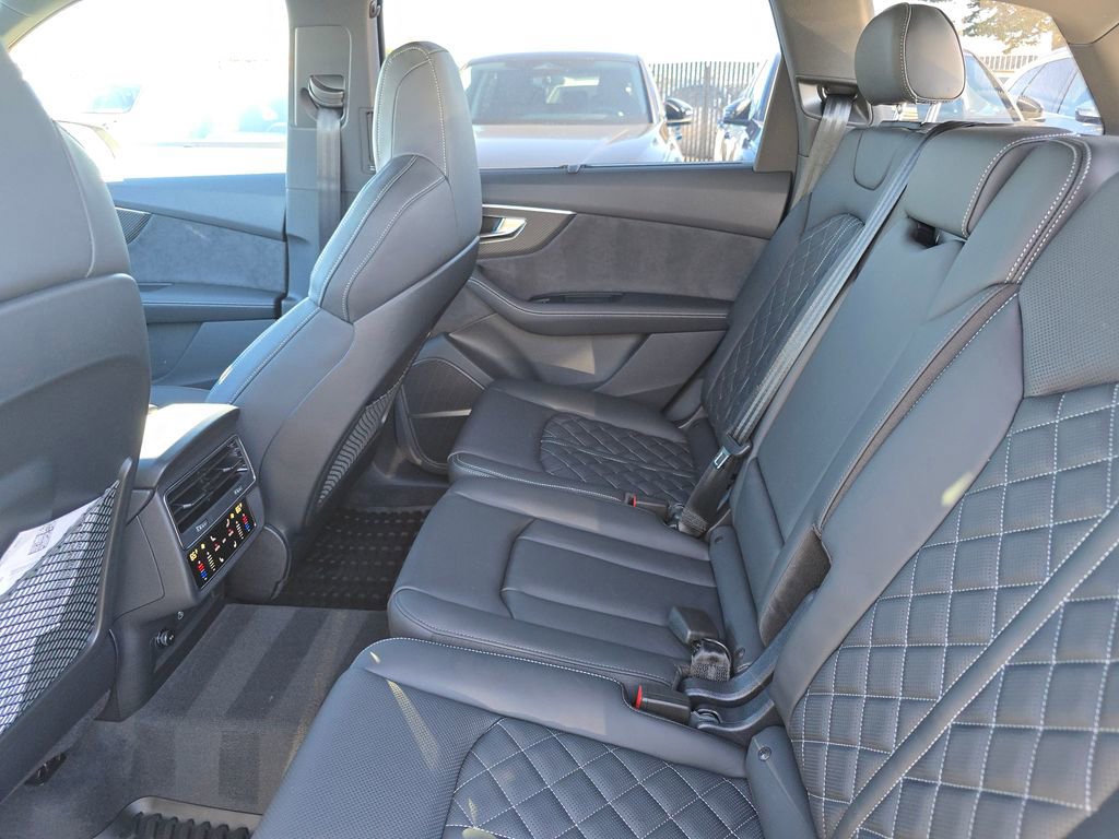 New 2026 Audi SQ7 Premium Plus AWD/4WD image 14