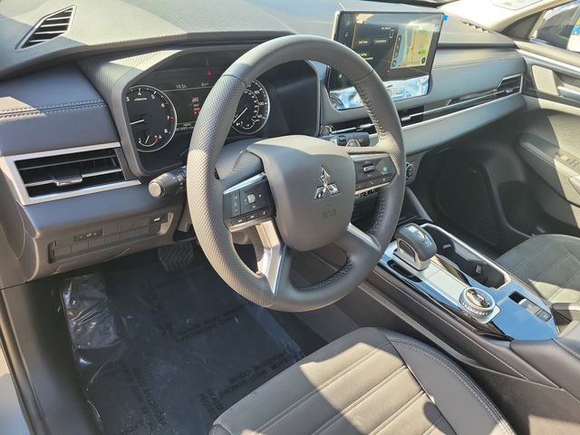 New 2025 Mitsubishi Outlander AWD image 19