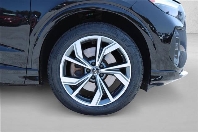 Used 2022 Audi Q4 e-tron Premium Plus AWD/4WD image 11