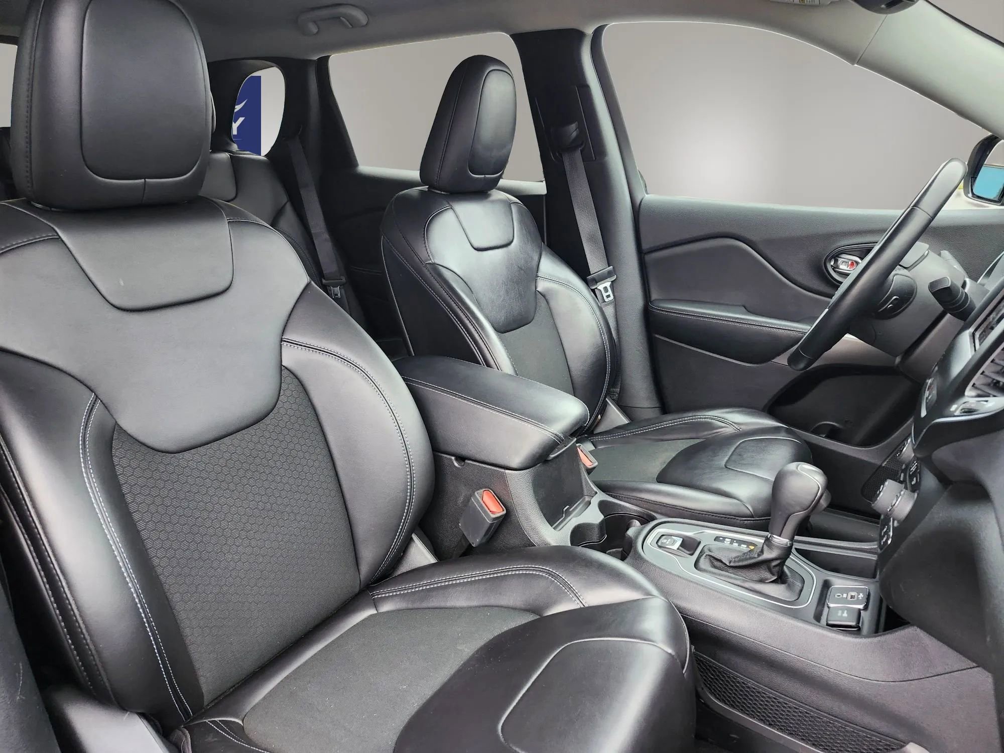 Used 2021 Jeep Cherokee Latitude Plus image 21