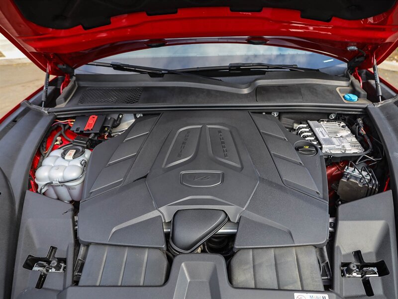 Used 2024 Porsche Cayenne AWD/4WD image 32