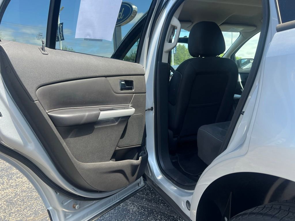 Used 2013 Ford Edge SE FWD image 29
