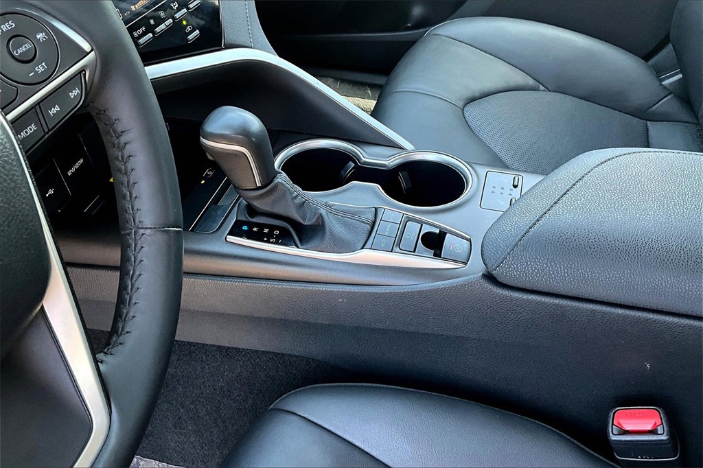 Used 2023 Toyota Camry XLE w/ Cold Weather Package image 17