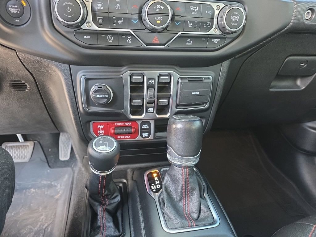 Used 2023 Jeep Gladiator Rubicon w/ Cold Weather Group image 19