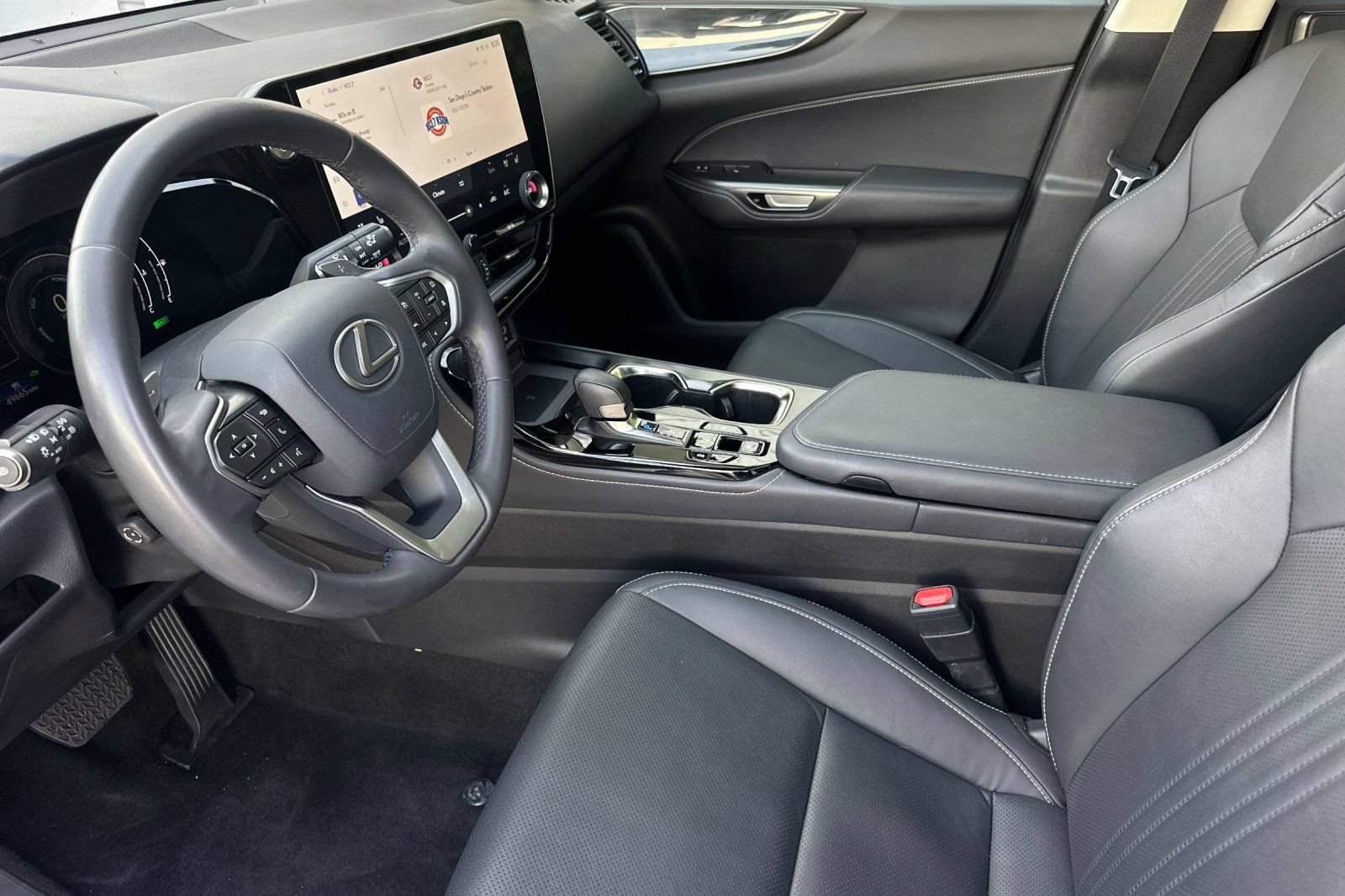 Used 2022 Lexus NX 350h AWD image 10