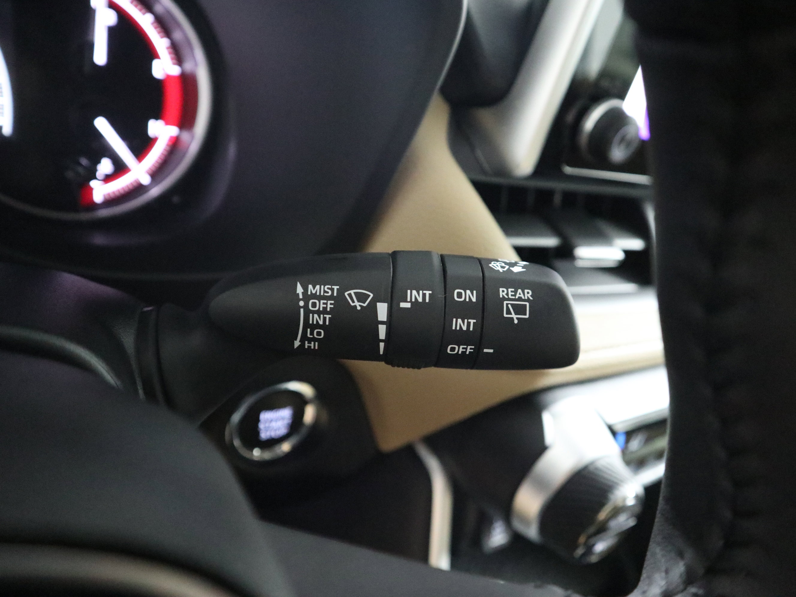 Used 2025 Toyota RAV4 XLE Premium image 27