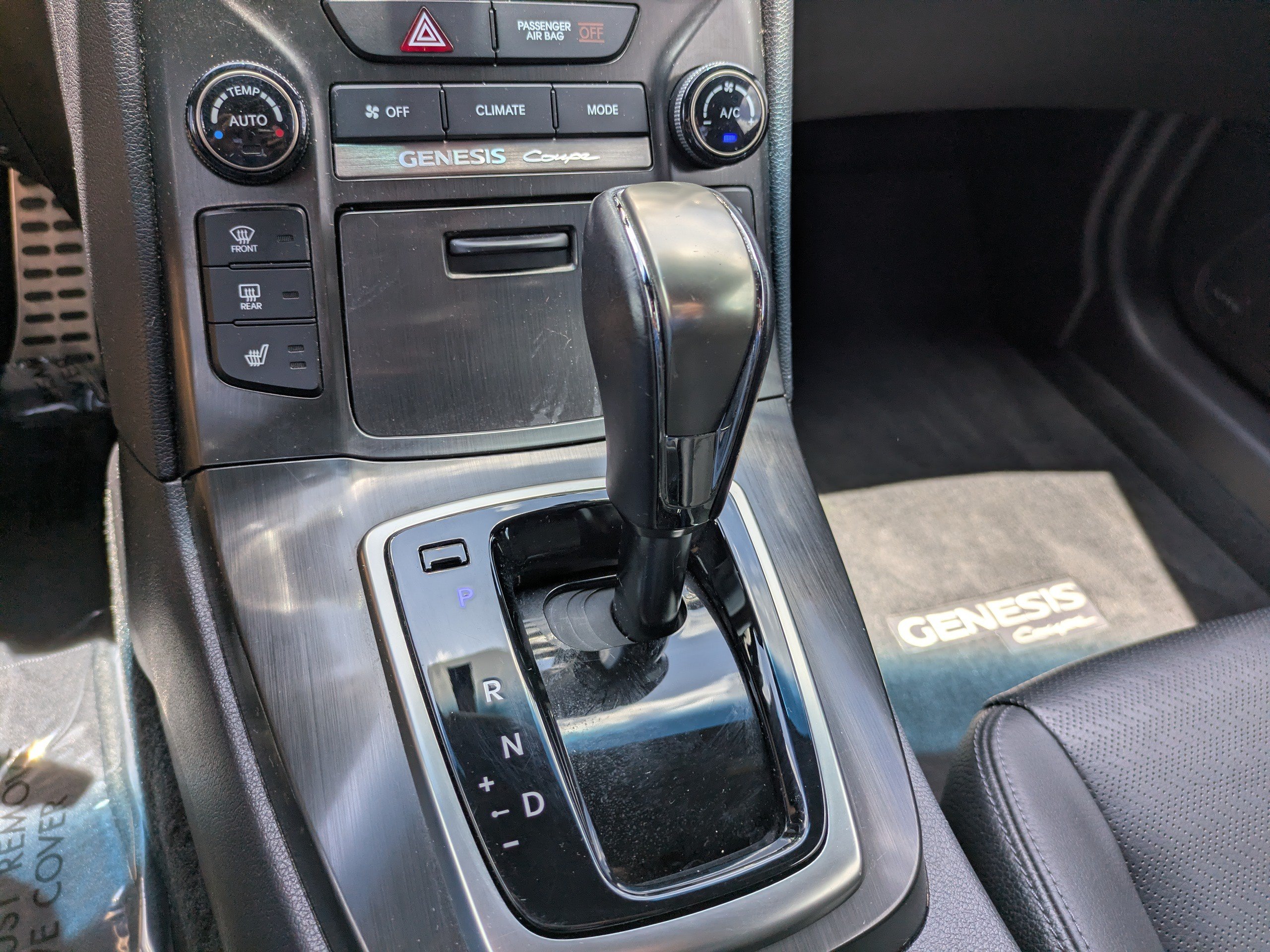 Used 2015 Hyundai Genesis 3.8 RWD image 20