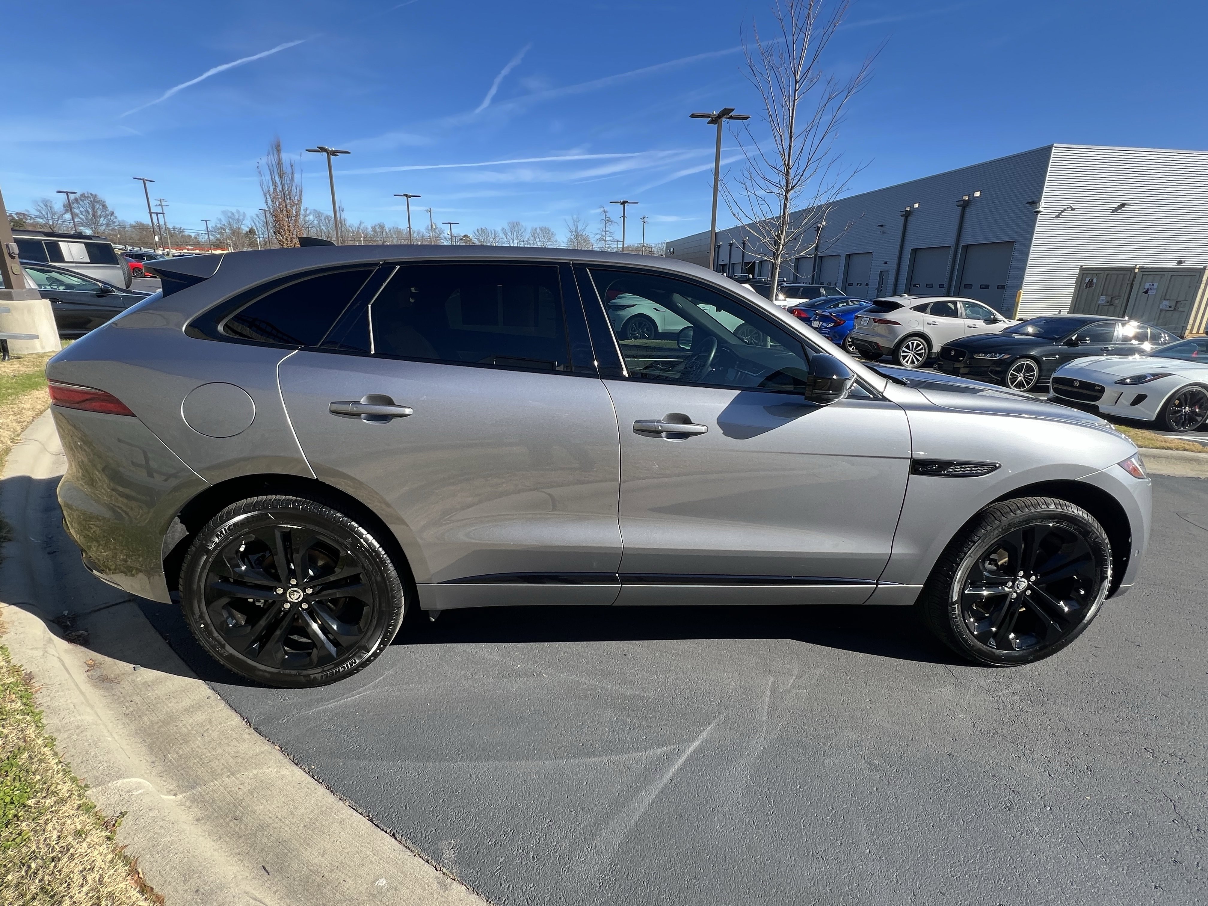 Certified 2025 Jaguar F-PACE R-Dynamic S image 8