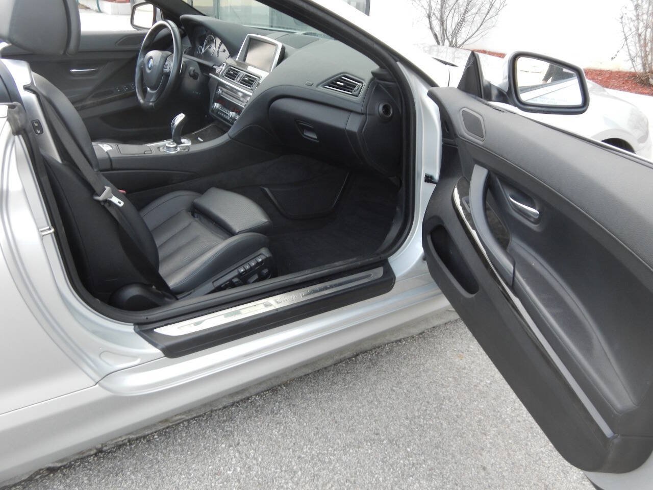 Used 2012 BMW 640i Convertible RWD image 31