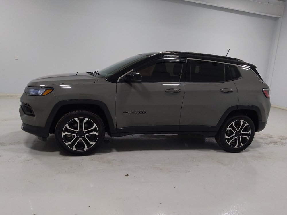 Used 2023 Jeep Compass Limited AWD/4WD image 2