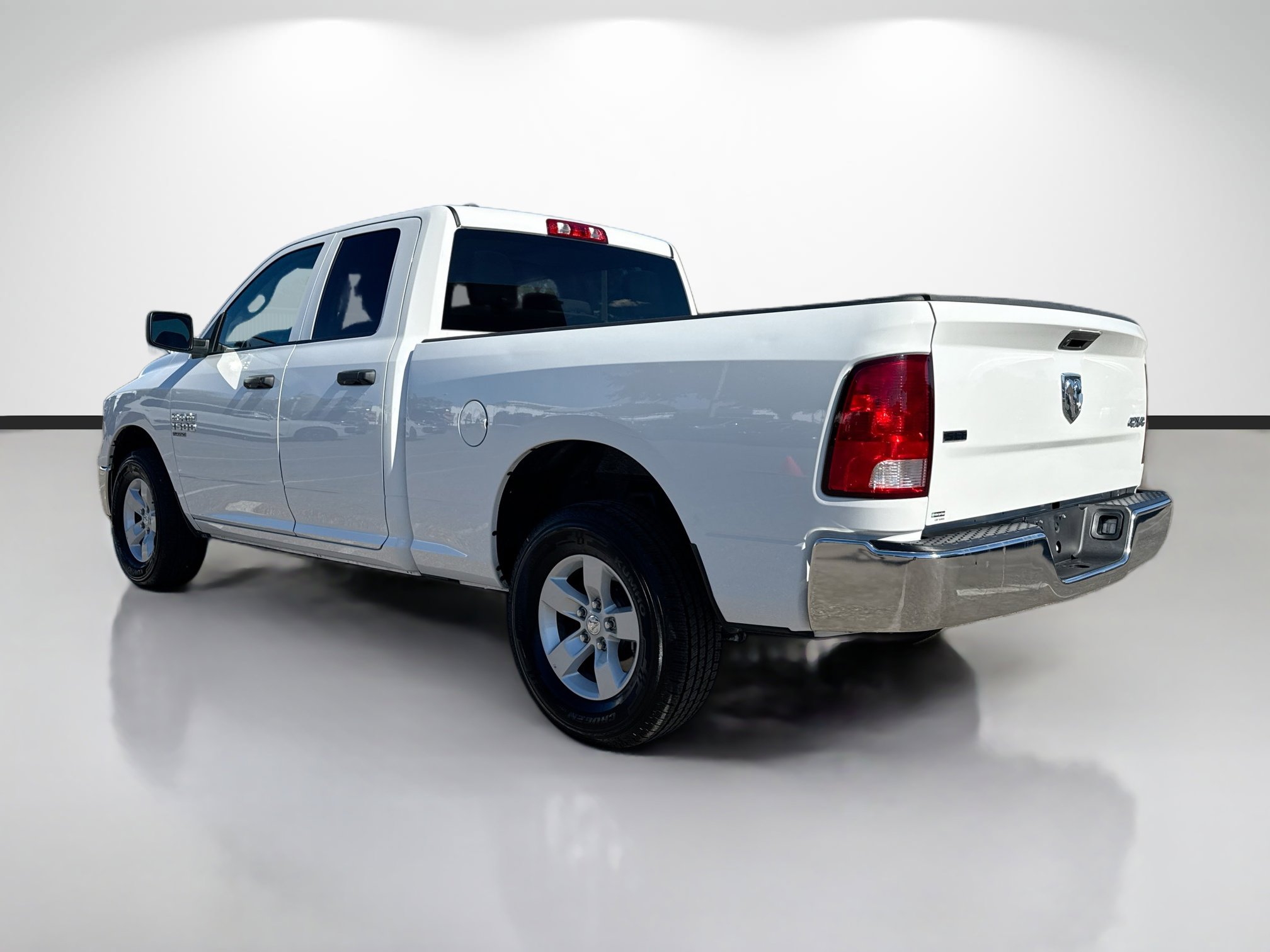 Used 2024 RAM 1500 Classic SLT image 5