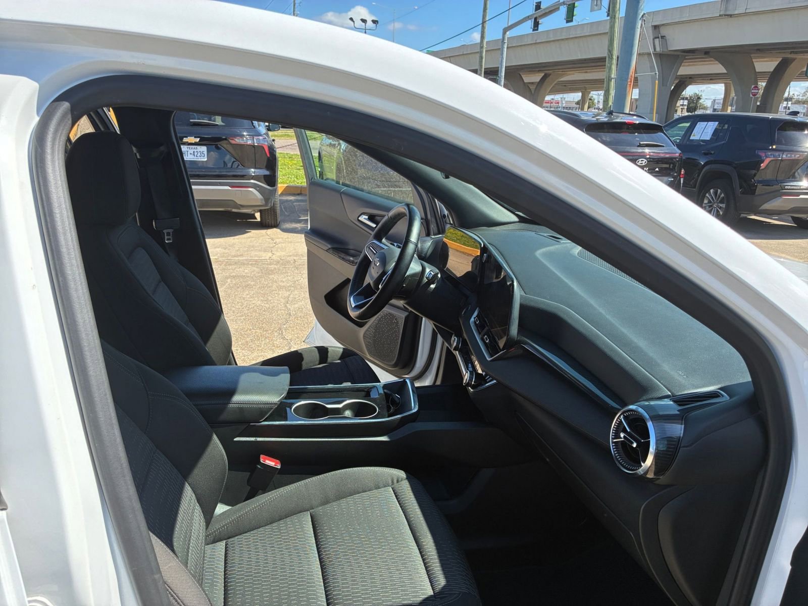 Used 2025 Chevrolet Equinox LT AWD/4WD image 35