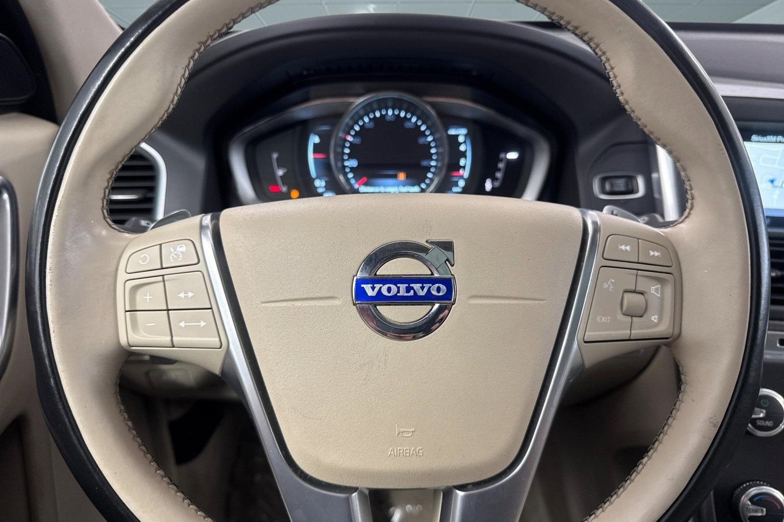 Used 2015 Volvo XC60 T6 Platinum AWD/4WD image 16