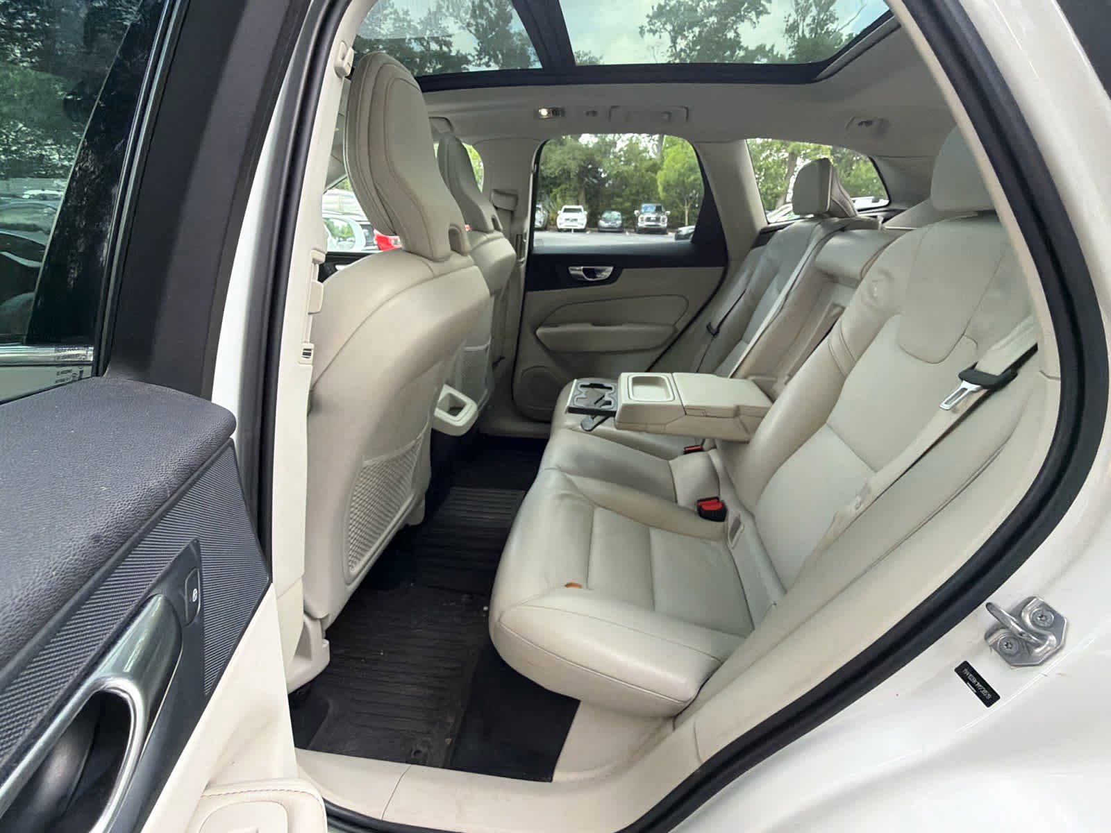 Used 2021 Volvo XC60 T5 Momentum AWD/4WD image 26