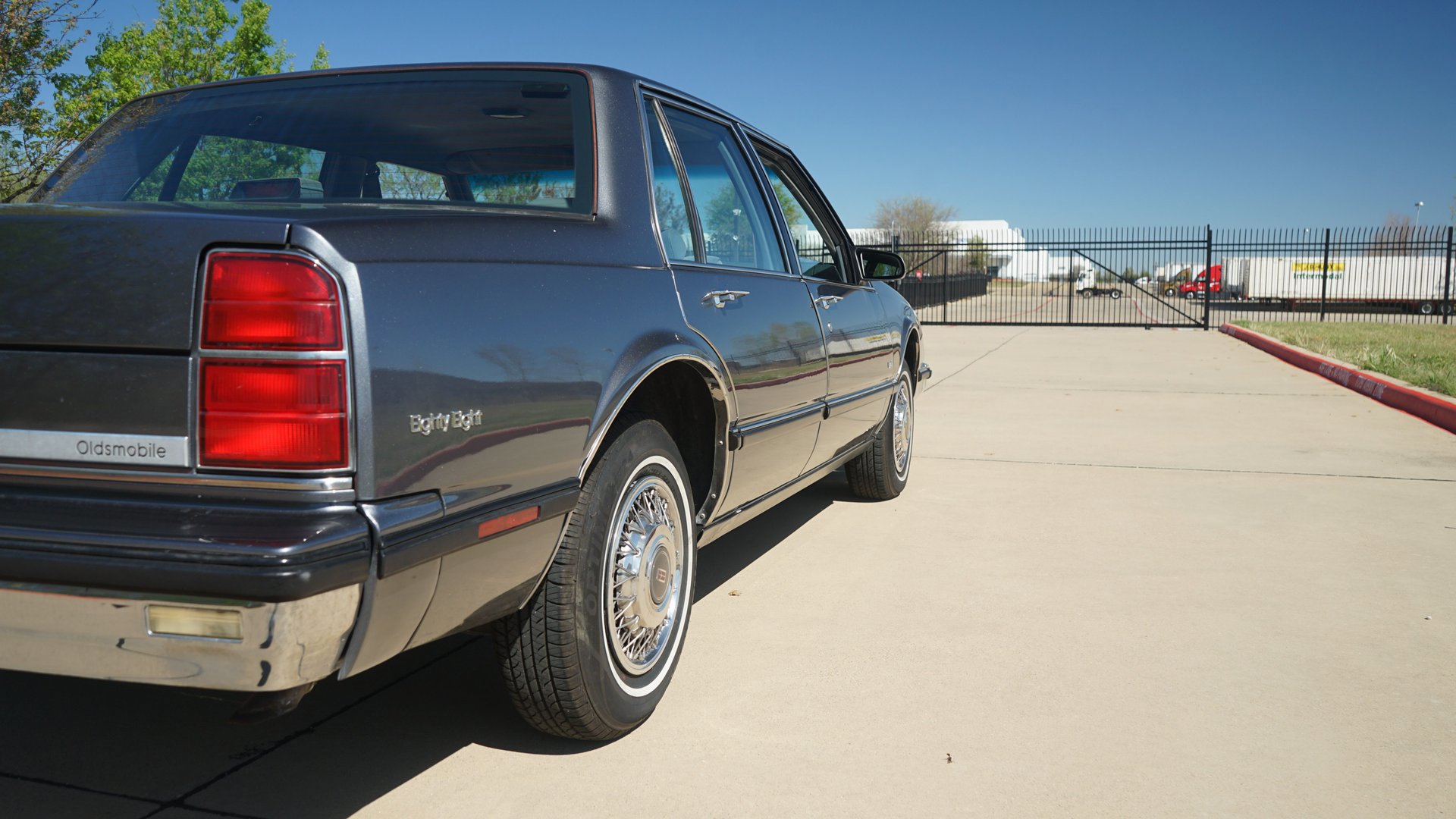Used 1989 Oldsmobile 88 Royale image 31