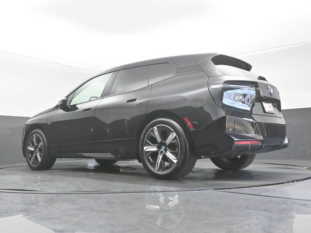 Used 2024 BMW iX xDrive50 w/ Premium Package AWD/4WD image 30
