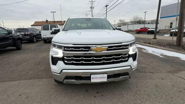 Used 2025 Chevrolet Silverado 1500 LTZ image 3