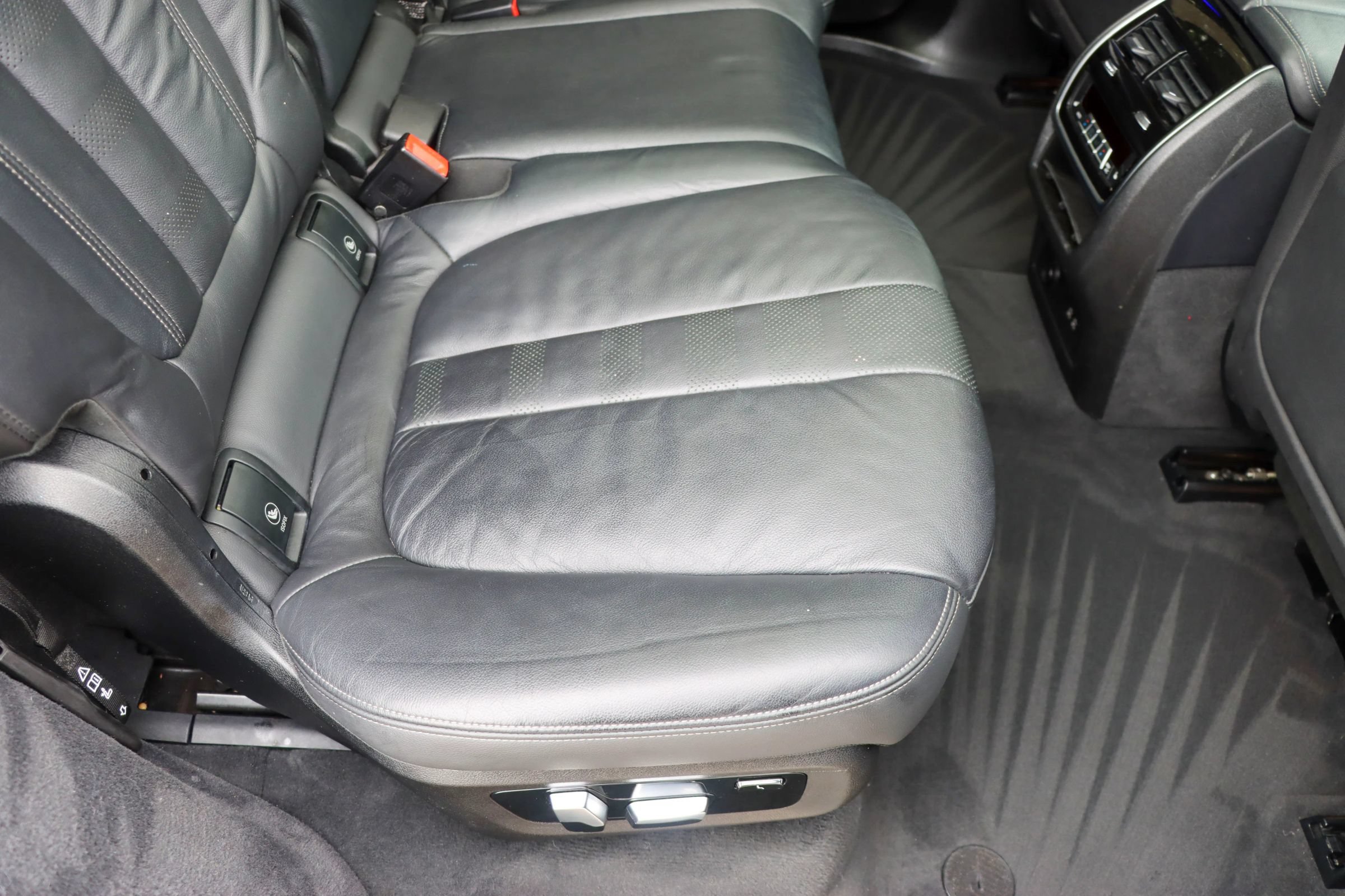 Used 2019 BMW X7 xDrive40i w/ Premium Package AWD/4WD image 24