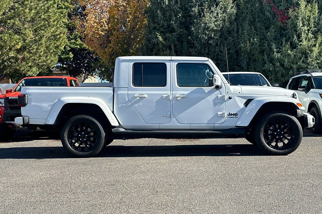 Used 2022 Jeep Gladiator Overland image 3
