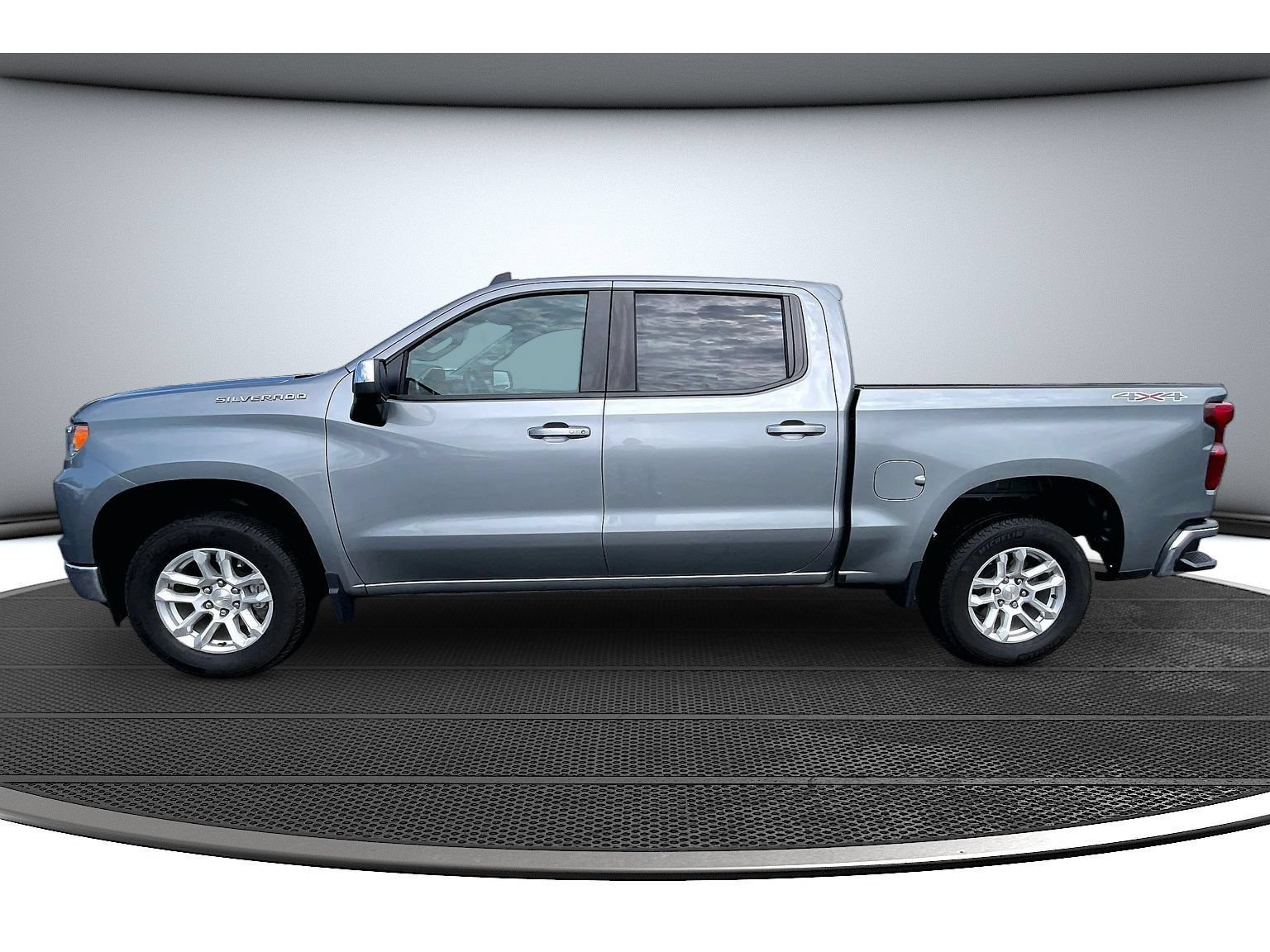 Used 2024 Chevrolet Silverado 1500 LT AWD/4WD image 17
