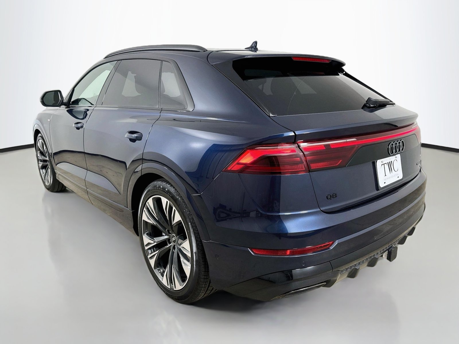 New 2027 Audi Q8 Premium Plus AWD/4WD image 7