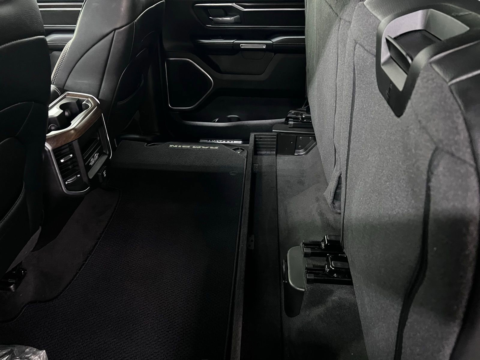 Used 2022 RAM 1500 Laramie image 24