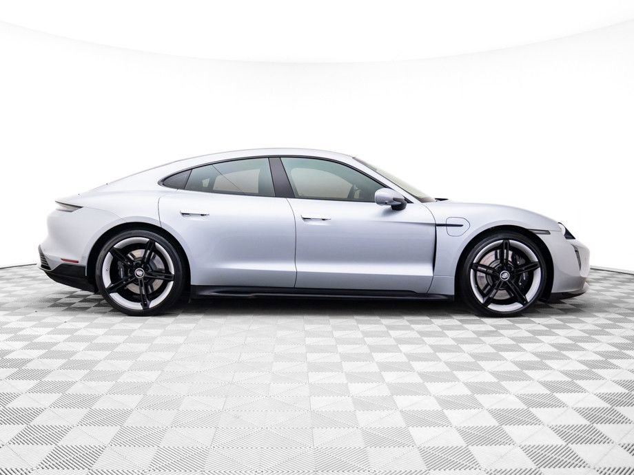 Used 2021 Porsche Taycan Turbo image 7