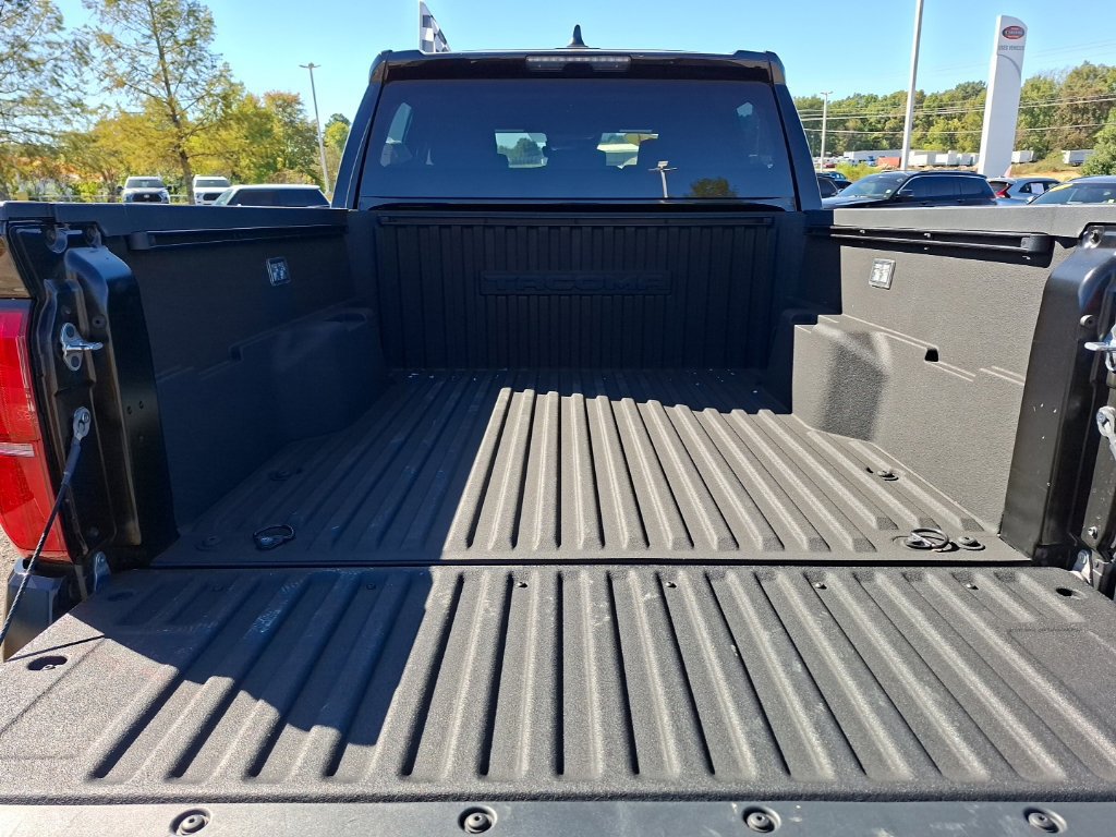 Used 2024 Toyota Tacoma TRD Sport RWD image 28
