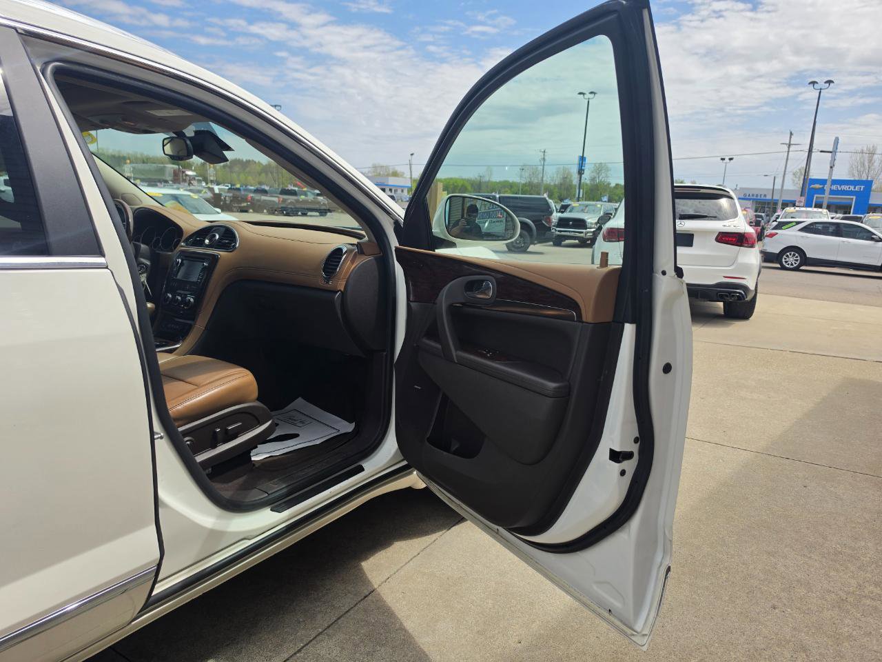 Used 2014 Buick Enclave Leather AWD/4WD image 13