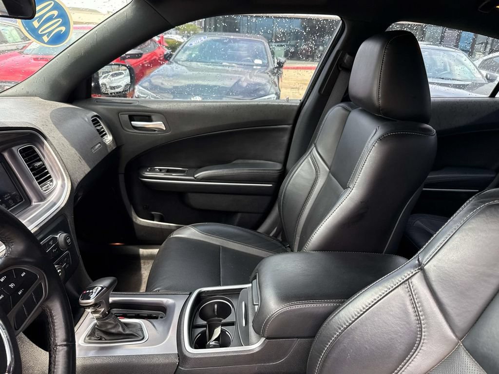 Used 2020 Dodge Charger SXT w/ Leather Interior Group RWD image 15