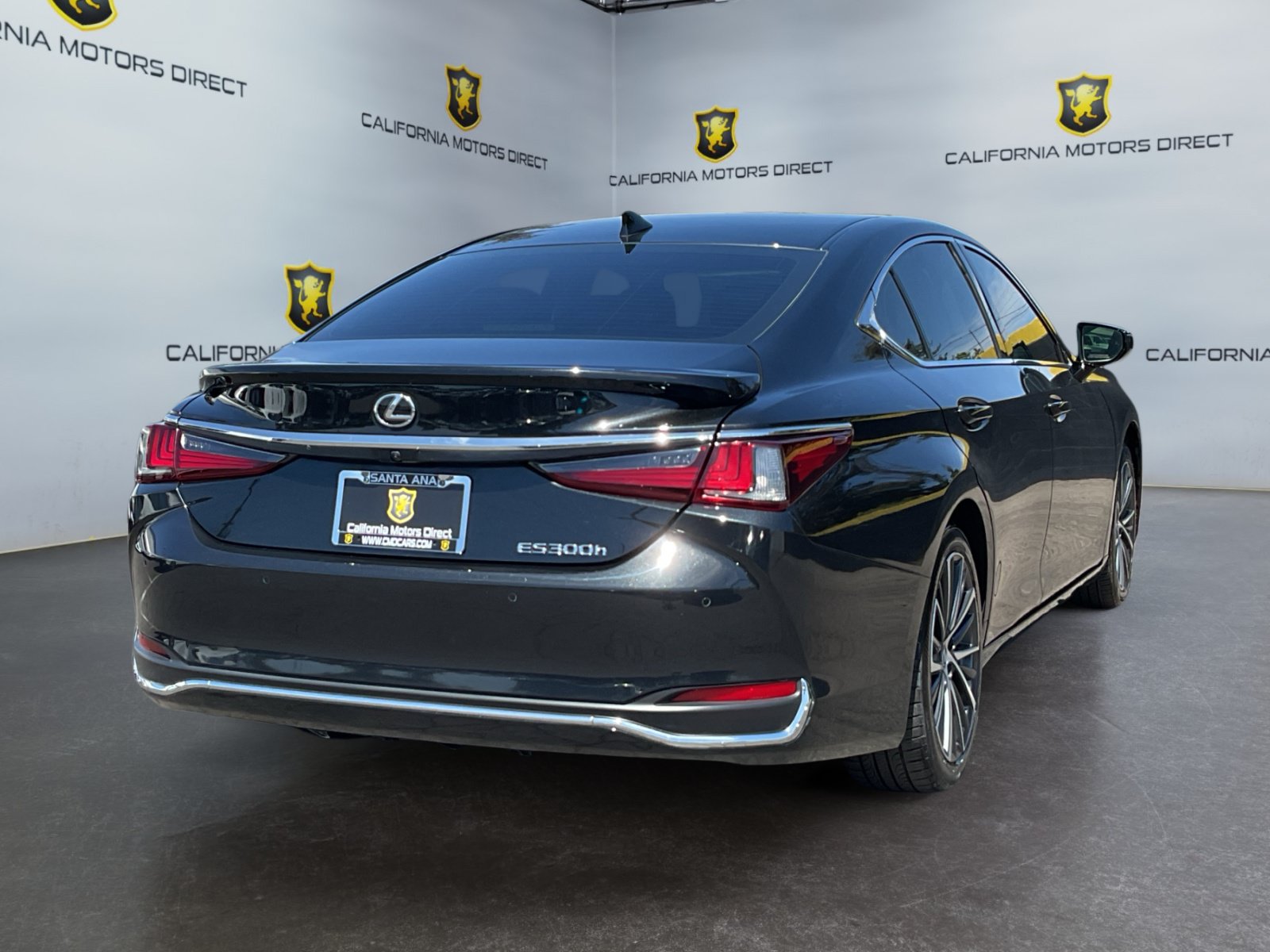 Used 2024 Lexus ES 300h w/ Premium Package FWD image 5