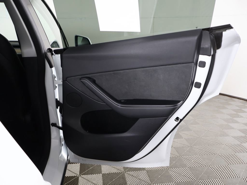 Used 2023 Tesla Model Y AWD image 24
