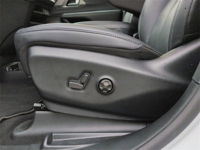 New 2025 Chrysler Voyager LX image 19