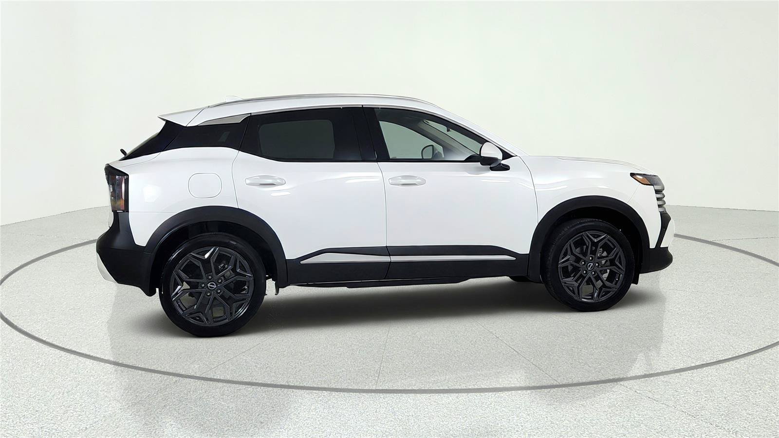 Used 2025 Nissan Kicks SR AWD/4WD image 7