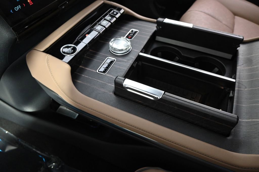 New 2026 Lincoln Navigator Black Label image 32