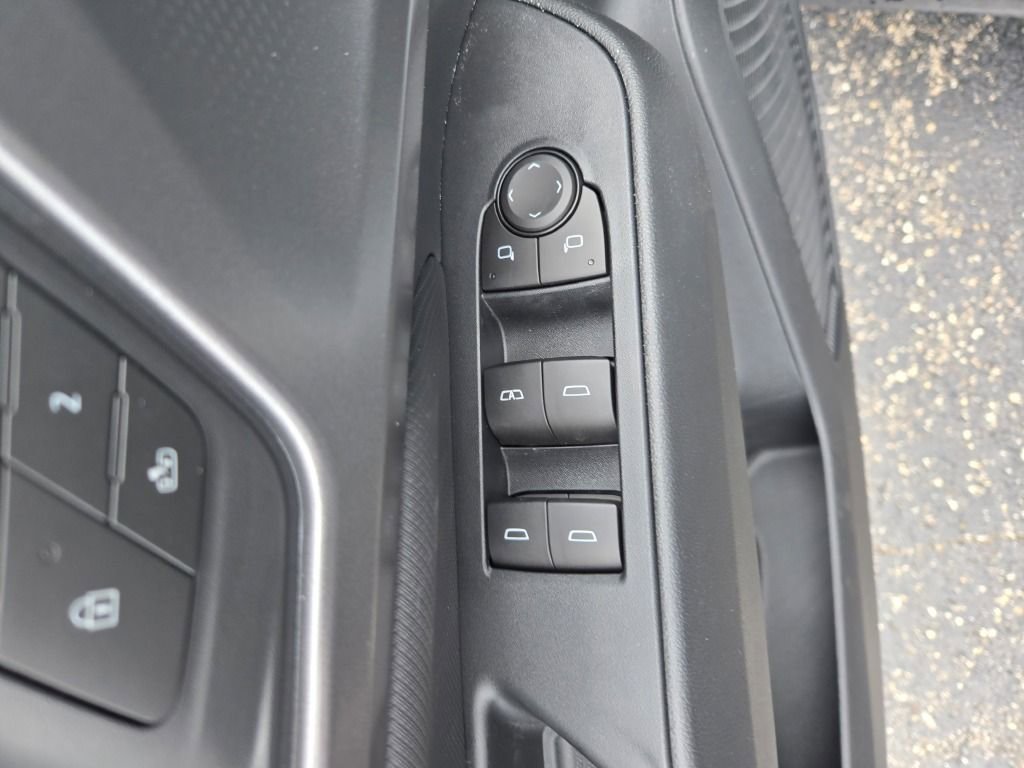 New 2025 Chevrolet Equinox EV RS w/ Convenience Package II image 24